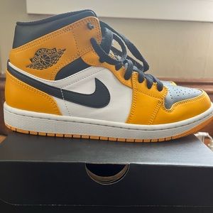 Nike Jordan 1 mid retro Men’s size 8.5